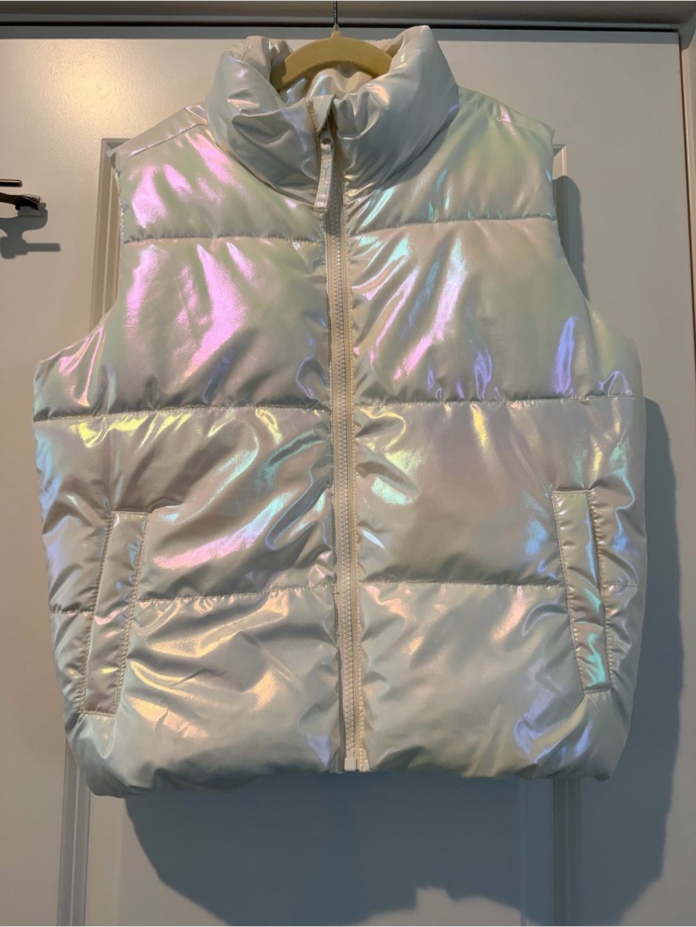 Old Navy Girls Iridescent White Puffer Vest